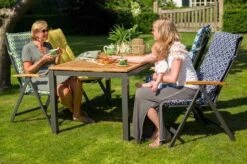 HARTMAN Alice Multipositionssessel, Xerix/schwarz, Alu/4x4 Textilen, Mit FSC Teak-Armlehnen 23 HARTMAN Alice Multipositionssessel, Xerix/schwarz, Alu/4x4 Textilen, Mit FSC Teak-Armlehnen -Aerocove Gartenlounge Geschaft 11 11086.jpg