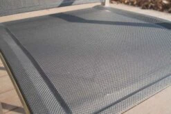 OUTFLEXX Stapelsessel, Schwarz, FSC-Teak / Edelstahl / Textilene, 63x57x93 Cm -Aerocove Gartenlounge Geschaft 21670 7.JPG