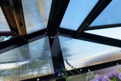 OUTFLEXX Gewächshaus, Schwarz, Alu/Polycarbonat, 111x61x175cm, Pulverbeschichtet -Aerocove Gartenlounge Geschaft 22273 13.jpg