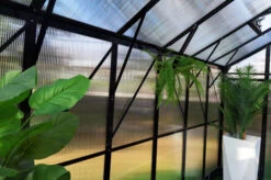 OUTFLEXX Gewächshaus, Schwarz, Alu/Polycarbonat, 381x377x250cm, Pulverbeschichtet 15 OUTFLEXX Gewächshaus, Schwarz, Alu/Polycarbonat, 381x377x250cm, Pulverbeschichtet -Aerocove Gartenlounge Geschaft 22282 6.jpg