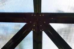 OUTFLEXX Gewächshaus, Schwarz, Alu/Polycarbonat, 381x377x250cm, Pulverbeschichtet 17 OUTFLEXX Gewächshaus, Schwarz, Alu/Polycarbonat, 381x377x250cm, Pulverbeschichtet -Aerocove Gartenlounge Geschaft 22282 8.jpg