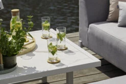 HARTMAN Dion Ecklounge, Grau/weiß, Sunbrella/Keramik, 5 Personen, Inklusive Beistelltisch -Aerocove Gartenlounge Geschaft 22454 6.jpg