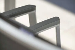 STERN New Top Stapelsessel, Graphit/silbergrau, Aluminium/Textil, 65x57x89 Cm, Pulverbeschichtet, Stapelbar -Aerocove Gartenlounge Geschaft 4 21913.jpg