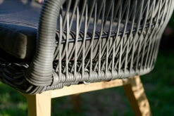 DIAMOND GARDEN Nashville Stuhl, Grau, Alu/Polyrattan/Teak, 59x66x87 Cm, Mit Sitz- Und Rückenkissen -Aerocove Gartenlounge Geschaft 6 21230.jpg