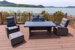 OUTFLEXX Sitzgruppe, Grau, Polyrattan, Tisch 200x95cm, Spraystone, 6mm, 2-Sitzer + 2 Sessel + Hocker 27 OUTFLEXX Sitzgruppe, Grau, Polyrattan, Tisch 200x95cm, Spraystone, 6mm, 2-Sitzer + 2 Sessel + Hocker -Aerocove Gartenlounge Geschaft 8 20897.jpg